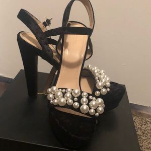NEW ! Crushed velvet & pearls heels